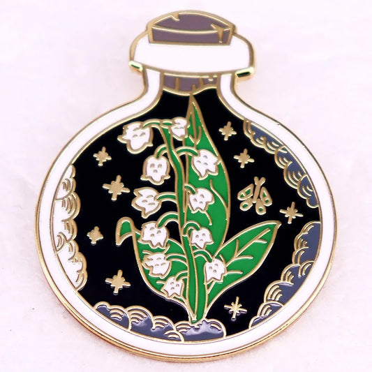 Lirio de los valles de cabeza de fantasma blanco, insignia de esmalte de poción de flores, regalos de Halloween